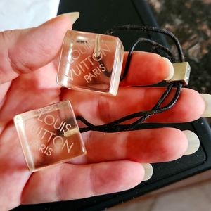 Louis Vuitton double block hair tie